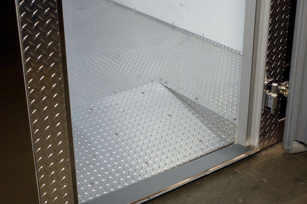 Arctic walk-in with ramp